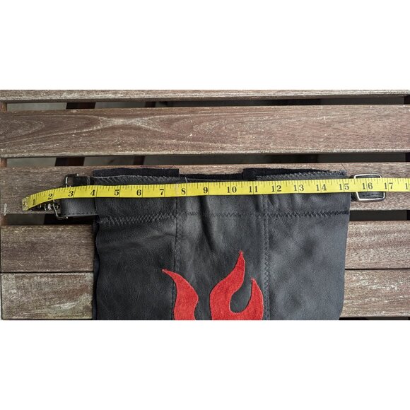 💜Leather Utility Kilt with Red Flame Appliqué - Picture 9 of 10